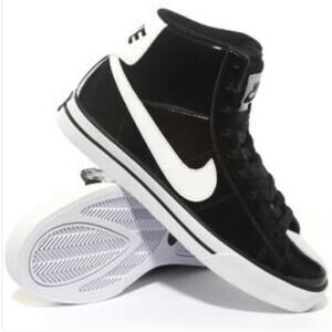 Nike Women's Sweet Classic High Top Shoes Size 8 1/2